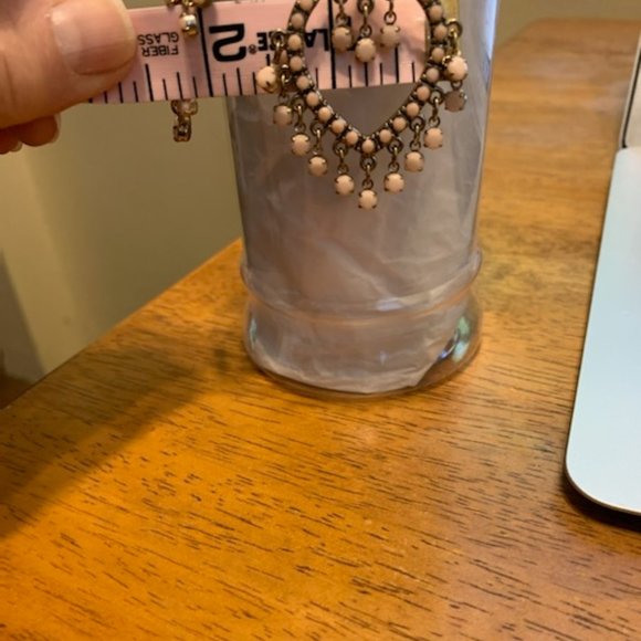 Brass colored and Pink Drop earrings - Picture 5 of 5